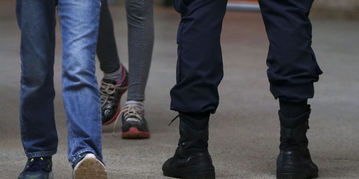 tce-suspende-processos-seletivos-para-escolas-civico-militares-em-sp