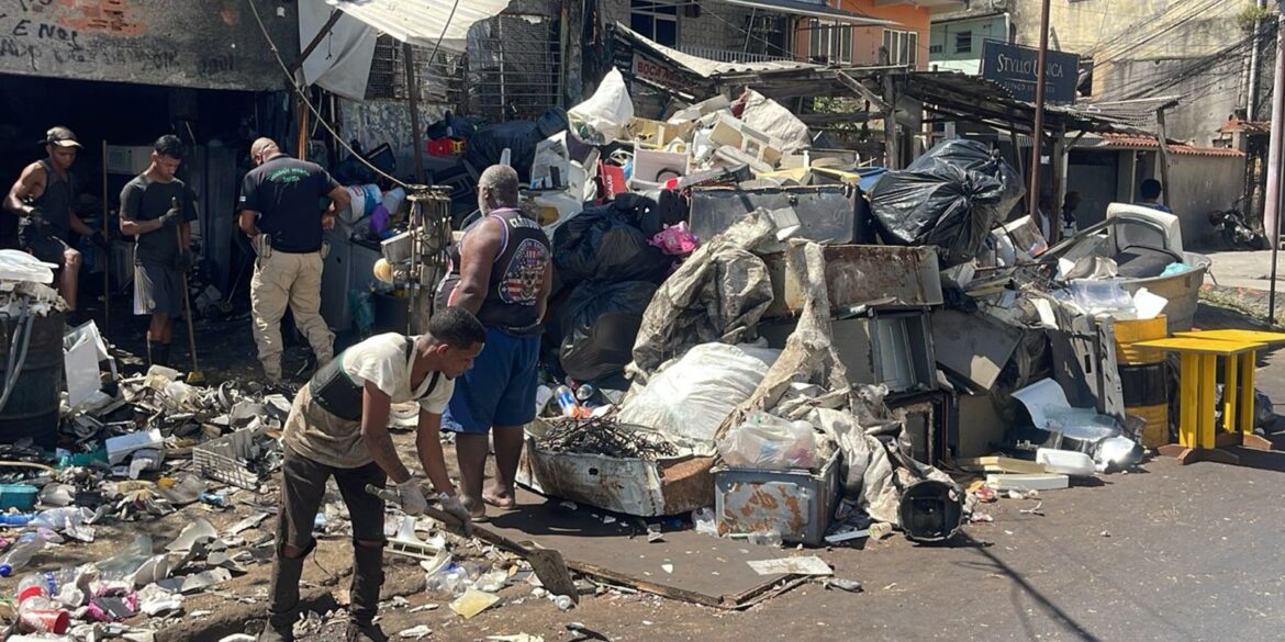 policia-interdita-fabrica-de-reciclados-sem-licenciamento-no-rio