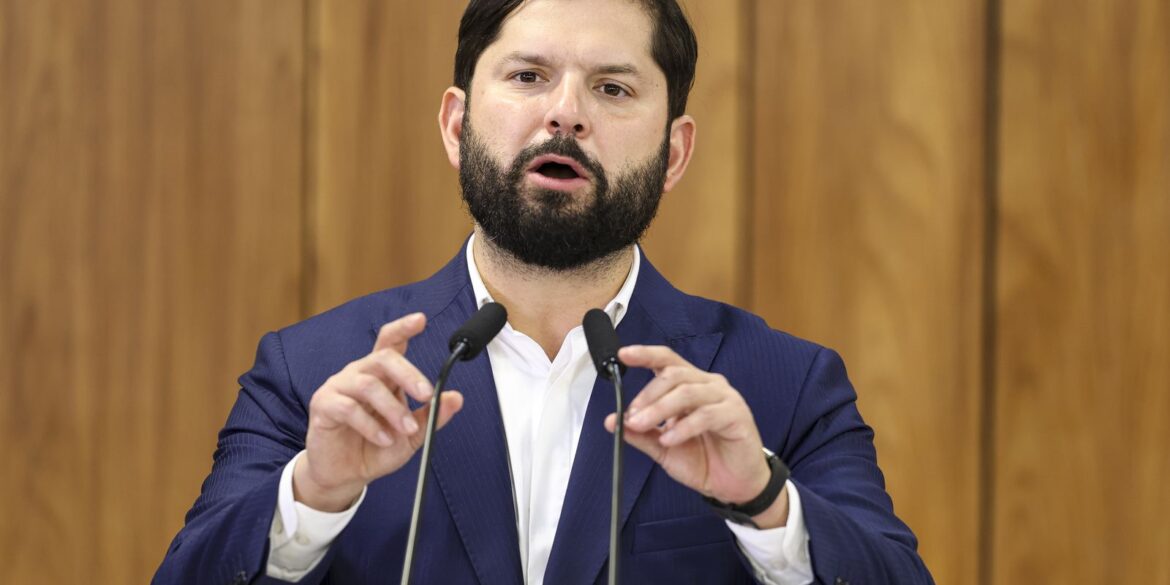 boric-e-petro-se-manifestam-apos-condenacao-de-bolsonaro