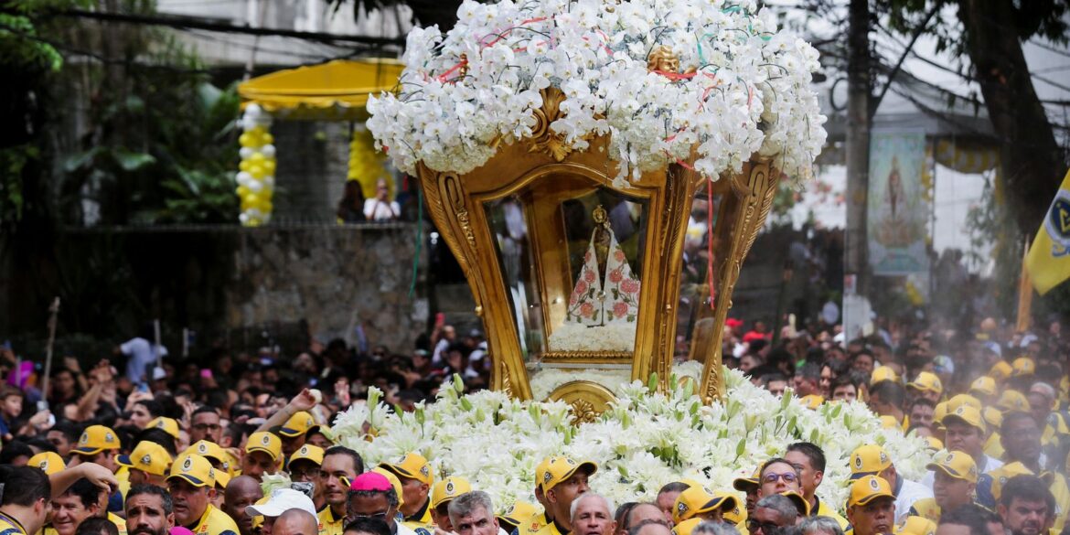 cirio-de-nazare,-no-ano-da-cop30,-reune-2,5-milhoes-em-belem