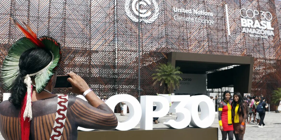indigenas-do-mundo-cobram-na-cop30-centralidade-na-acao-climatica 