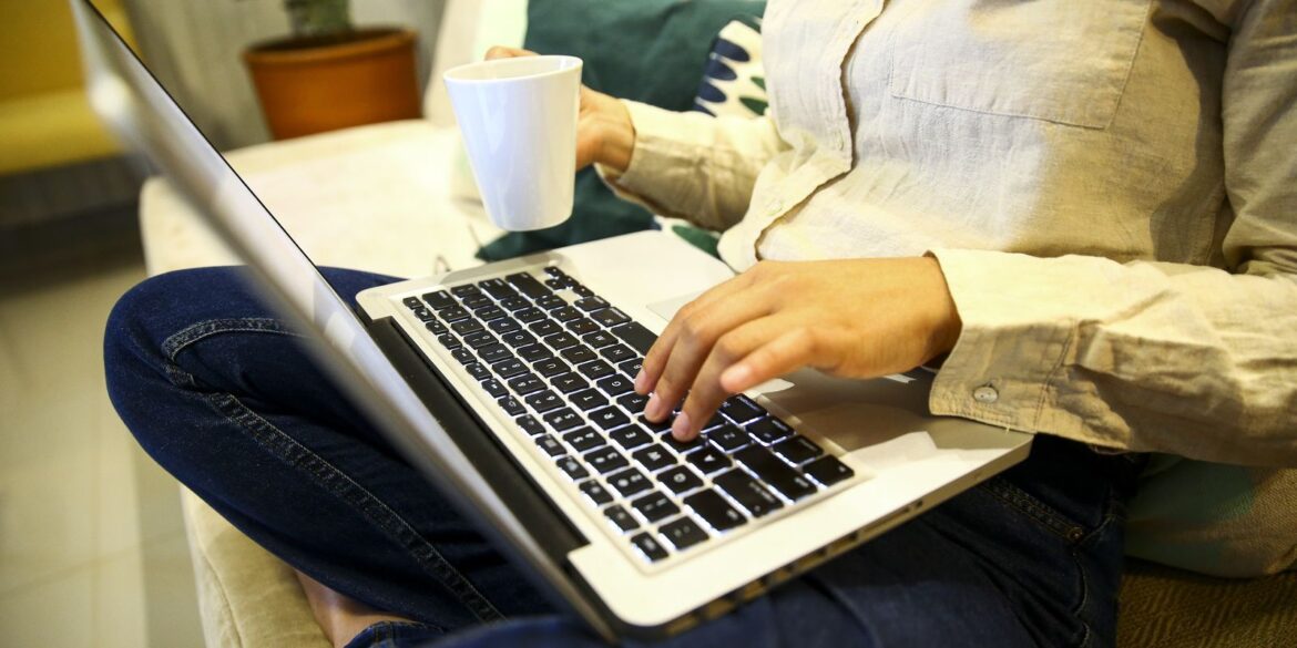 proporcao-de-quem-estava-em-home-office-recua-em-2024-e-chega-a-7,9%