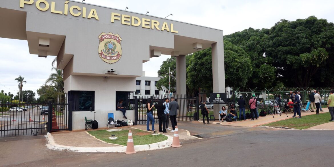 “todo-mundo-sabe-o-que-ele-fez”,-diz-lula-sobre-prisao-de-bolsonaro