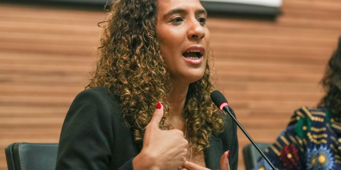 expectativa-e-que-mulheres-sejam-ouvidas,-diz-anielle-sobre-marcha