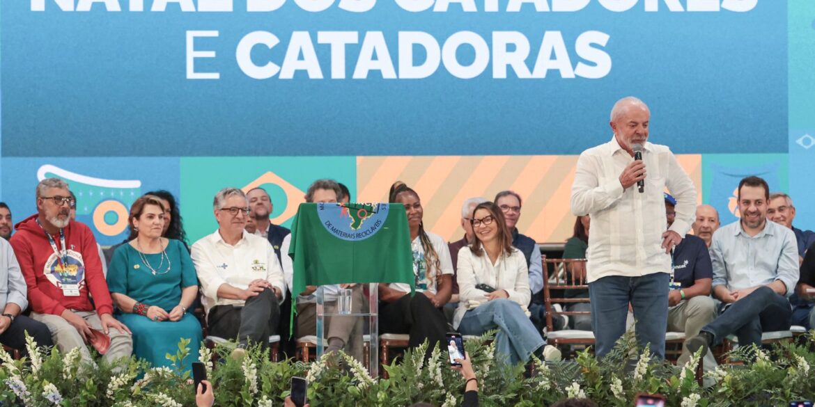 lula-defende-que-catadores-tenham-mais-acesso-a-servicos-publicos