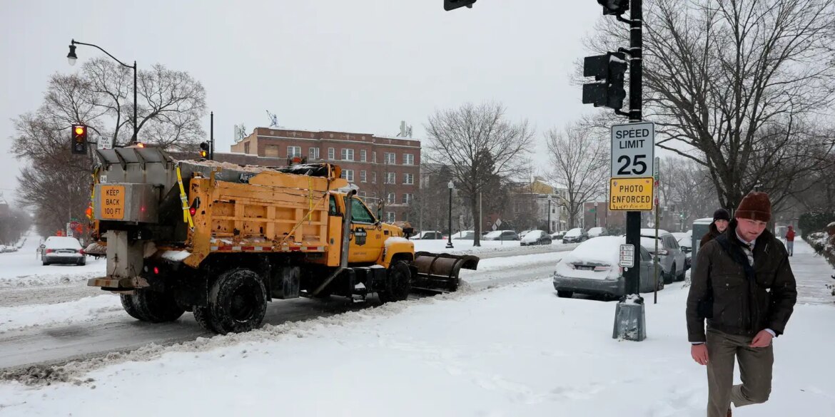 eua:-tempestade-deixa-670-mil-sem-energia-e-cancela-milhares-de-voos