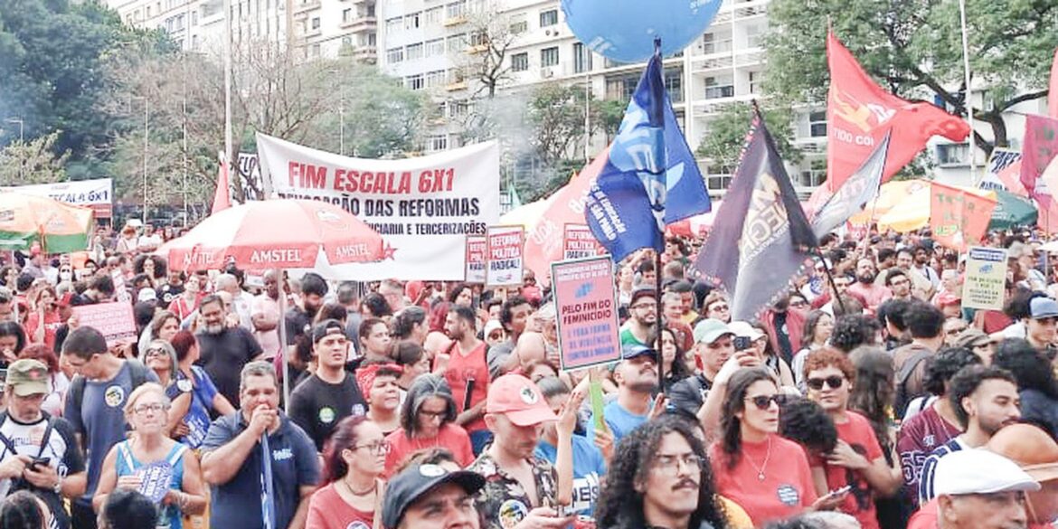 manifestacao-em-sp-pede-fim-da-escala-6×1-e-acoes-contra-o-feminicidio