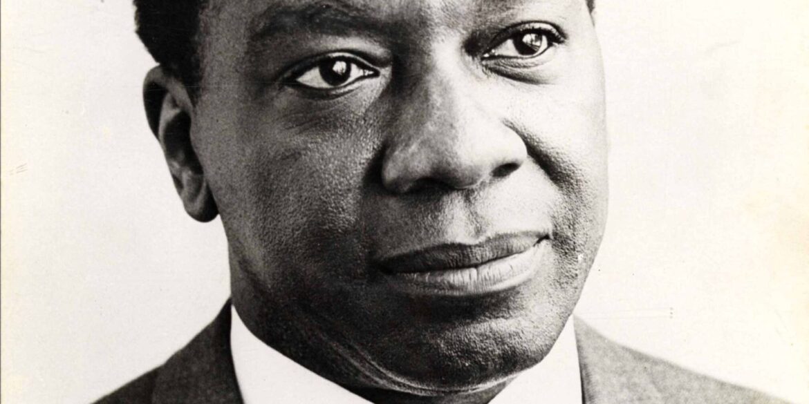 com-milton-santos,-fliaraxa-coloca-a-literatura-no-centro-do-mundo