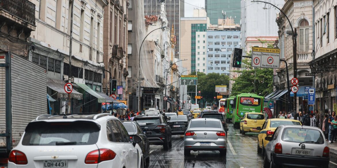 rio:-maioria-dos-carros-roubados-esta-em-areas-controladas-pelo-crime