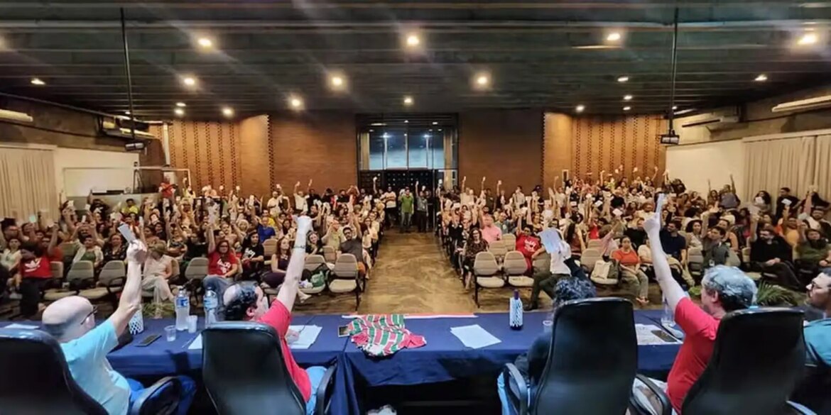 professores-da-uerj-suspendem-greve,-apos-tres-meses-de-paralisacao