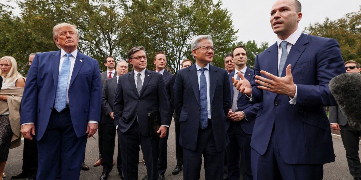 trump-anuncia-autorregulacao-da-ia-por-big-tech-em-meio-a-temor-social