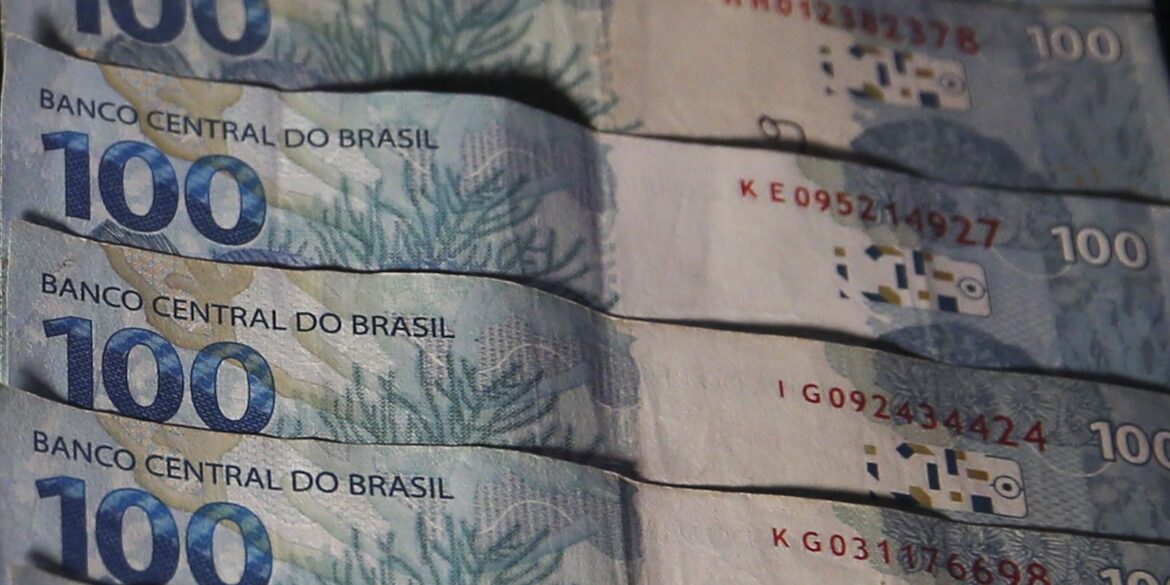 contas-publicas-tem-deficit-de-r$-10-bilhoes-em-agosto