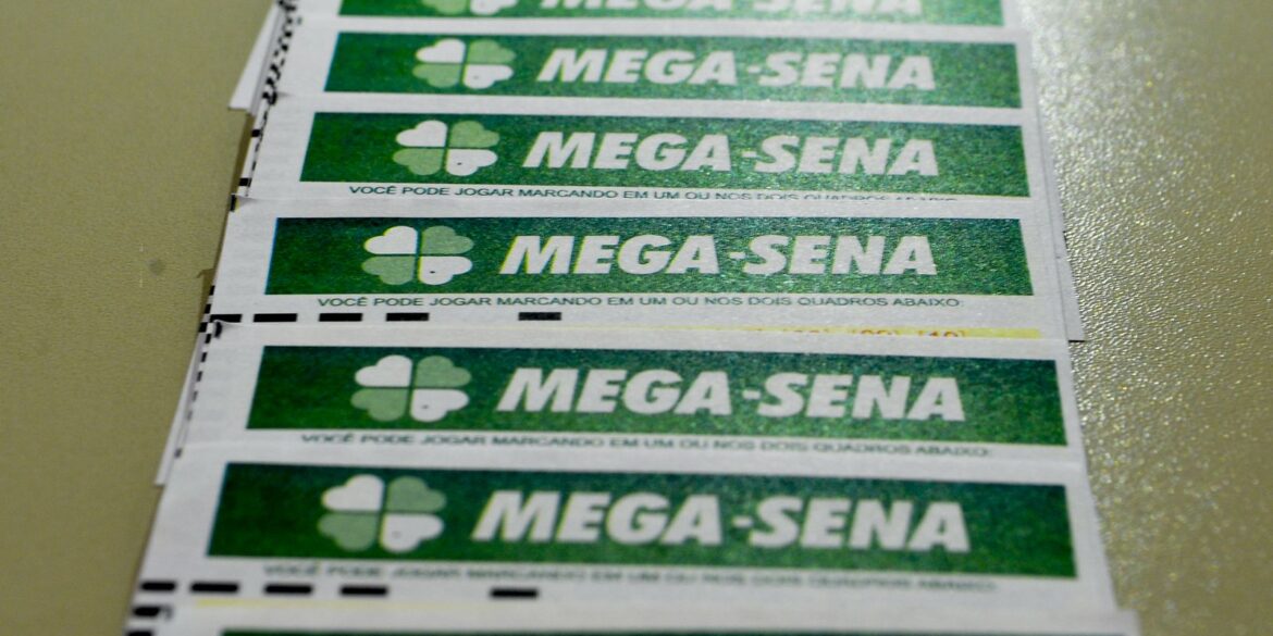mega-sena-acumula-para-r$-100-milhoes;-confira-os-numeros-sorteados