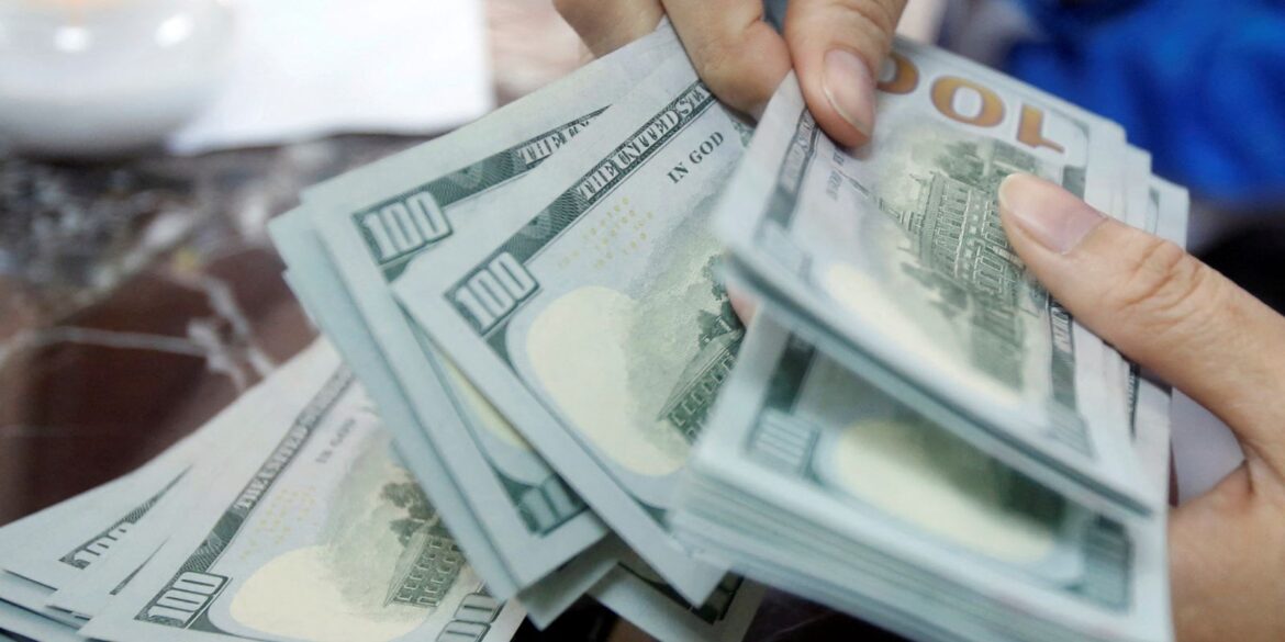 dolar-sobe-1,15%-e-fecha-a-r$-5,09-em-dia-de-cautela